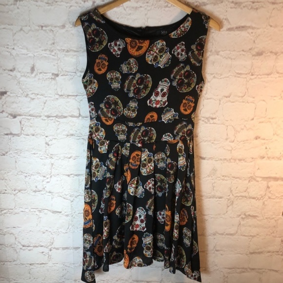 ISKA LONDON SKULL DESIGNED SKATER DRESS - Picture 1 of 4
